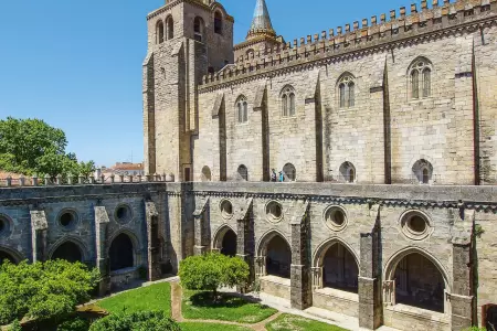 Evora în luna martie