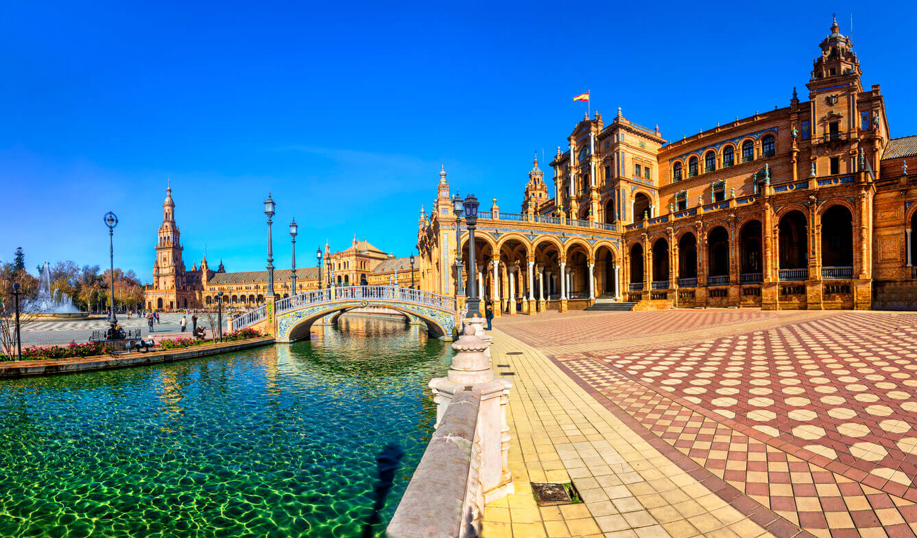 Spania: La place d'Espagne de Séville Spania: La place d'Espagne de Séville