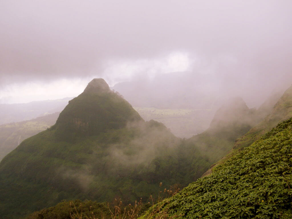 Lonavla (Lonavala) :  Lonavla (Lonavala) :