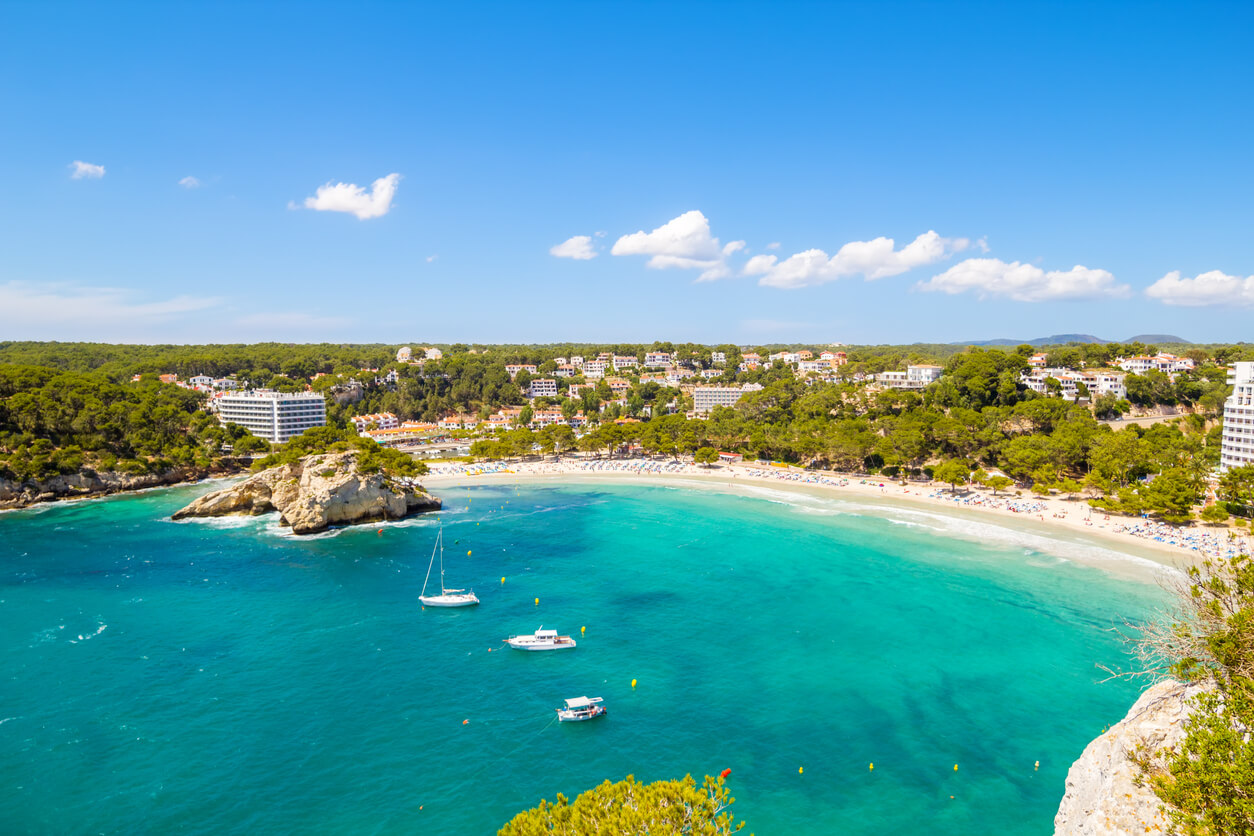 Minorca: Cala Galdana, une plage populaire de Minorque Minorca: Cala Galdana, une plage populaire de Minorque