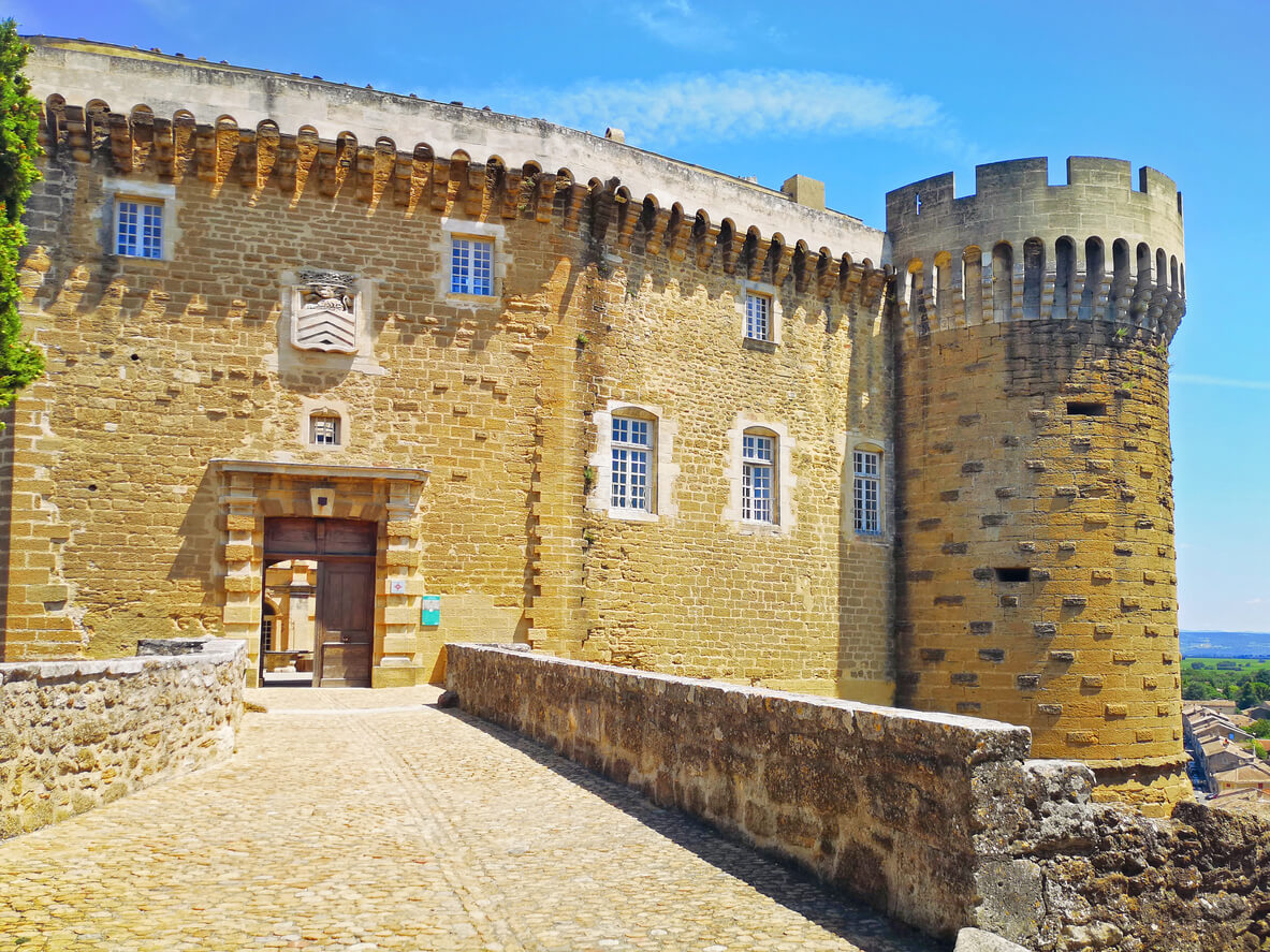 Suze-la-Rousse : Suze-la-Rousse :